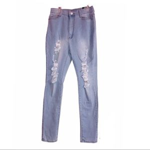 FASHION NOVA NEW LIGHT BLUE WASH DISTRESSED JEANS
